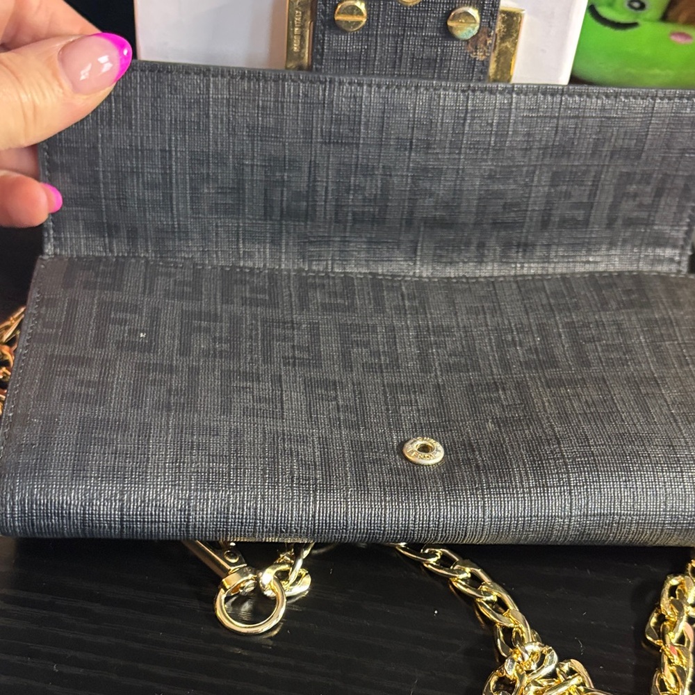 Fendi Charcoal wallet and unbranded Gold Chain - Picture 6 of 17